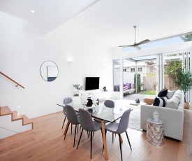 BONDI BLUE-hosted by:L'Abode Accommodation