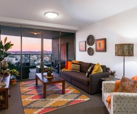 African Escape on Level 38 - Balcony with Views