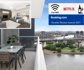 Executive 3 Bedroom Family Suite - Brisbane CBD - Views - Netflix - Fast Wifi - Free parking