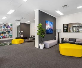 Fantastic City Location just off Queen Street Mall