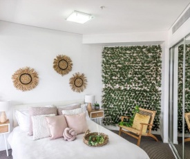 Forest themed APT in the Heart of Brisbane CBD