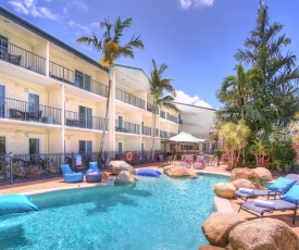 Cairns Queenslander Hotel & Apartments