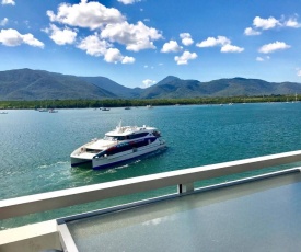 Cairns Waterfront Luxury at Harbourlights