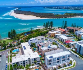 Luxe 5-floor Townhouse with Ocean-View Deck near Beach