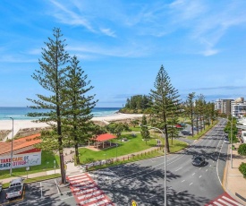 Calypso Plaza Resort Unit 462 - Penthouse style apartment Beachfront Coolangatta