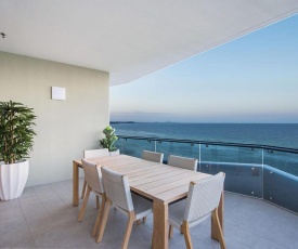 ICONIC UNIT 1504 - BRAND NEW BEACHFRONT APARTMENT IN KIRRA COOLANGATTA