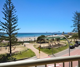 Kingston Court unit 11 - Beachfront unit easy walk to clubs, cafes and restaurants