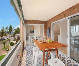 Maybury Unit 5 - Right in the heart of Rainbow Bay in Coolangatta