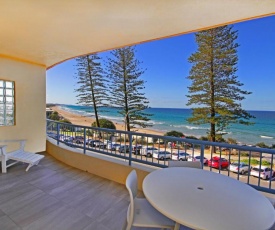 Coolum Baywatch Luxury Style Penthouse, Linen Included, WIFI, 500 Bond