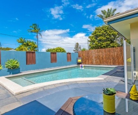 Coolum Waves Pet Friendly Holiday House