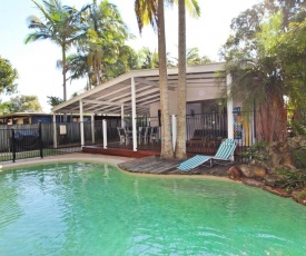 FABULOUS HOLIDAY HIDEAWAY - COOLUM BEACH