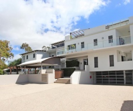 Stylish Beachside Holiday Penthouse