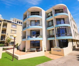 Eastbourne U4, 80 Esplanade, Golden Beach