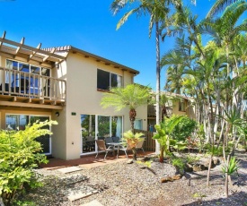 Resort Style - The Oasis Resort Villa 7, 2 Landsborough Pde