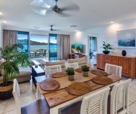 Lagoon Beachfront Lodge 206 on Hamilton Island by HamoRent