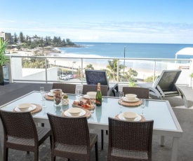 Top Floor Kings Beach Views With Private Rooftop Terrace with spa bath