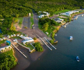 Hinchinbrook Marine Cove Resort