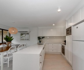 BEAUTIFULLY RENOVATED OCEANSIDE APARTMENT - Lamer 9