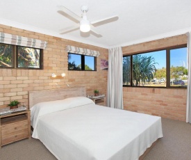 Illawong Inn 4 - Two Bedroom Unit on Mooloolaba Spit