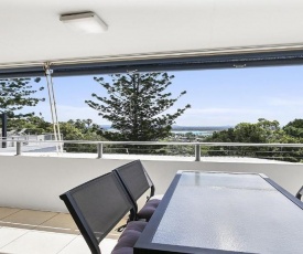 A Stylish Apartment with Noosa Views! - Unit 6 Yaringa 29 Noosa Drive