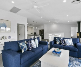 Ocean Views, Luxury Living in Noosa Heads - Unit 2/13 Angler Street