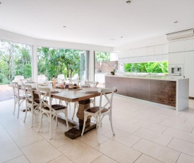 Tranquil Noosa Heads Luxury Home With Private Pool - Gym Tennis & Golf