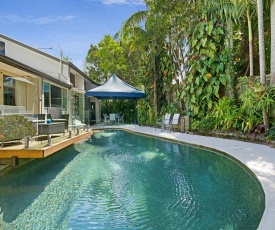 Tropical 5 bedroom family getaway in Noosa Heads