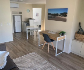 1 Bedroom Unit in 4 Star Tropical Resort in Noosaville