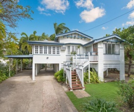 Large Tropical House in perfect inner city spot!