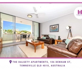 Modern 2 Bedroom 2 bath Apt*City*walk to Strand**