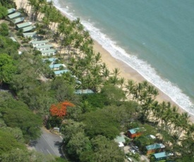 Ellis Beach Oceanfront Bungalows