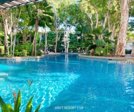 Relax in Palm Cove, Private Apt 2109,2 steps to pool & 1 min to beach