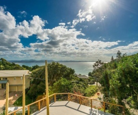 13 Brownell Drive Wategos Beach - Beach House