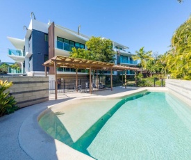 Stylish Beach Side Apartment - Unit 5 - 33 Lorikeet Drive