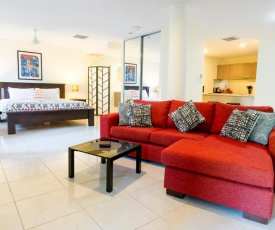 Luxury 1 bed Apartment, new King Bed & Bath