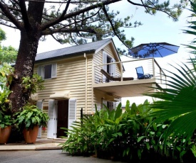 Port Douglas Cottage & Lodge