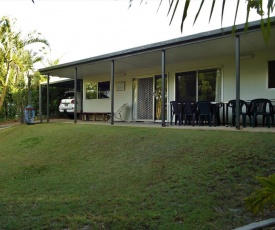 27 Carlo Road - Rainbow Beach, Affordable Family Beach House