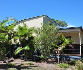 44 Cypress Avenue - Holiday home in a quiet location, close to patrolled beach and CBD