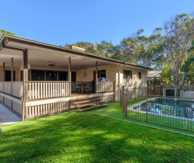 7 Ibis Court - Spacious family home with large outdoor area, swimming pool & ample parking