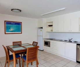 Baden 50 - Rainbow Shores, Swimming pool, walk to beach, tropical surroundings