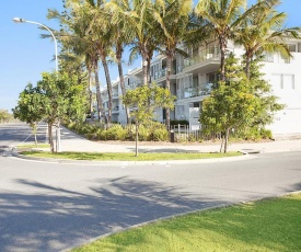 Unit 101 Plantation Resort - Rainbow Beach, Plantation Resort, Second Floor, Aircon, Pool, Spa