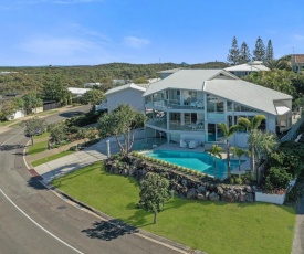 Beachside luxury, Sunrise Beach