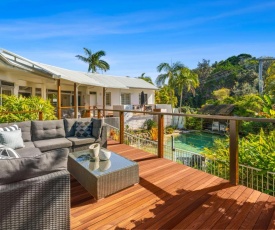 A Tropical Family Oasis in Sunshine Beach