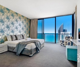 4 Bedroom Executive Sub Penthouse in the heart of Surfers with full ocean views - Sleeps 10 - Circle on Cavill AMAZING!!