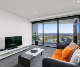 Circle on Cavill Surfers Paradise – 2 Bedroom Hinterland - 5 Night Special!