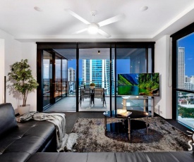 Circle on Cavill – 2 Bedroom Ocean SPA Apartment in the centre of Surfers Paradise!