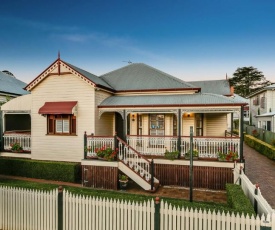 Bannockburn Cottage, East Toowoomba