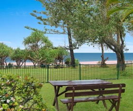 Shoreside Unit 1 - Absolute beachfront ground level unit in Tugun - Wi-Fi included