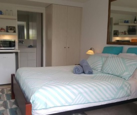 Woolloongabba, comfortable, modern, private studio