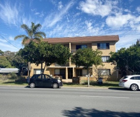 Sands Court on Boyd, Top floor 2 bedroom unit, seconds from the beach!